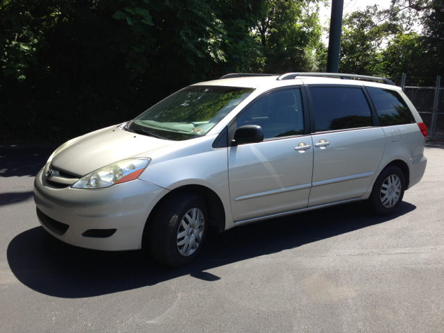 Toyota Sienna 2006 photo 1