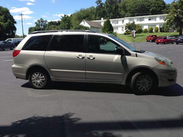 Toyota Sienna 2006 photo 3