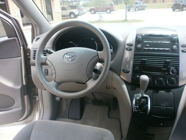 Toyota Sienna 2006 photo 22