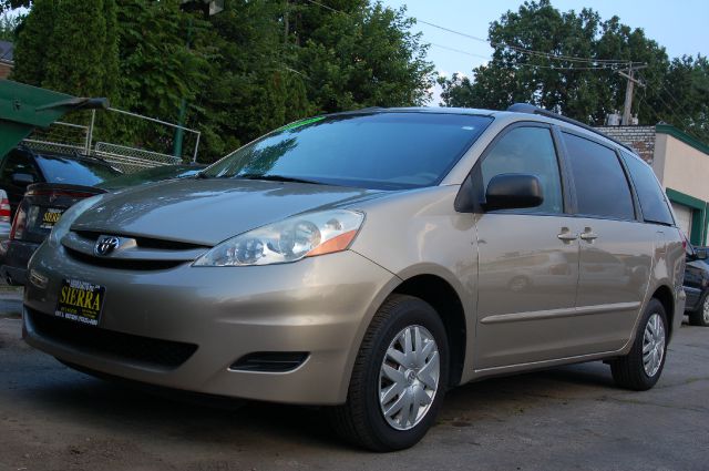 Toyota Sienna 2006 photo 4