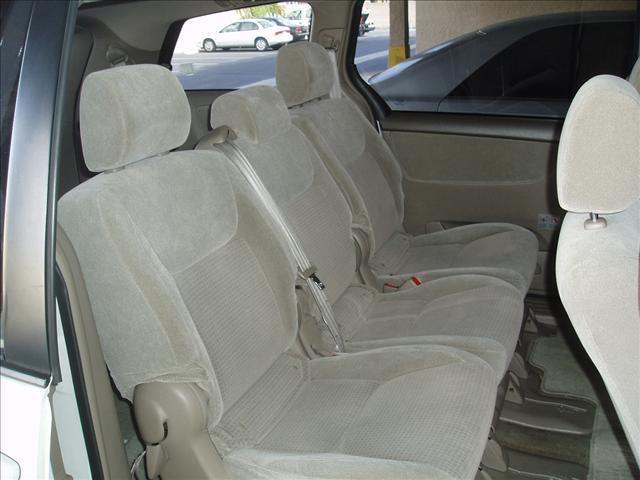 Toyota Sienna 2006 photo 2