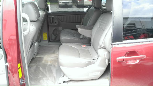 Toyota Sienna 2006 photo 1