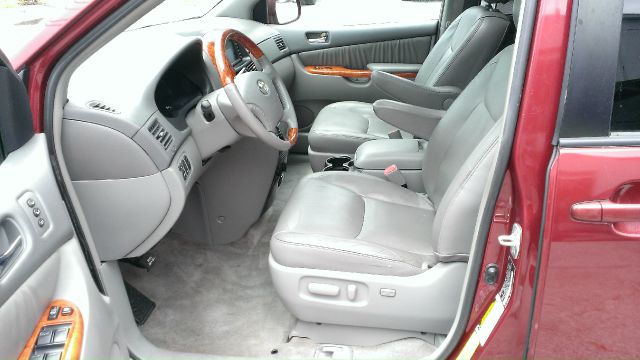 Toyota Sienna 2006 photo 2