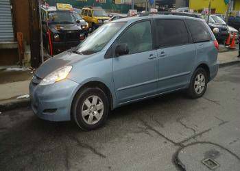 Toyota Sienna 2006 photo 1