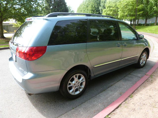 Toyota Sienna 2006 photo 11