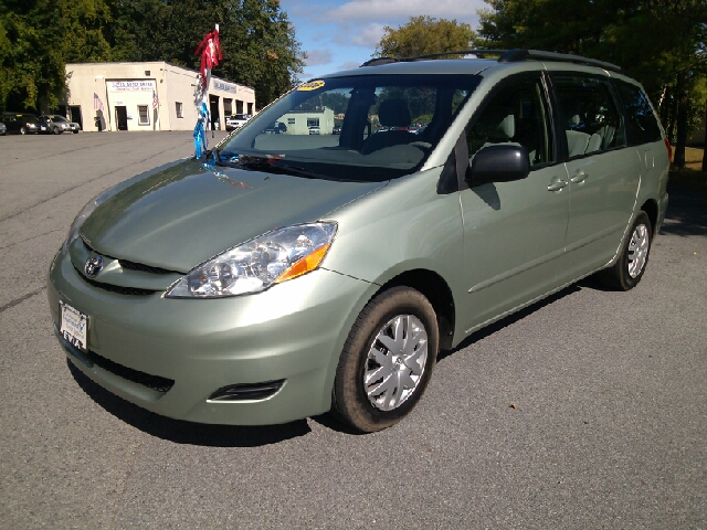 Toyota Sienna 2006 photo 1