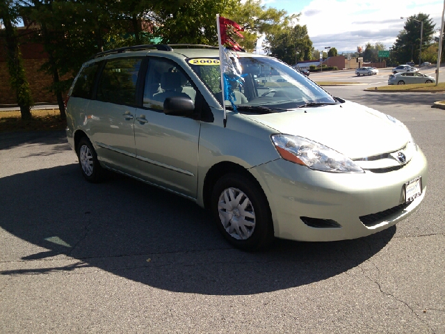 Toyota Sienna 2006 photo 2