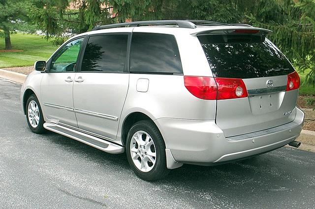 Toyota Sienna Eddie Bauer 4x4 MiniVan