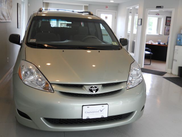 Toyota Sienna 2006 photo 1