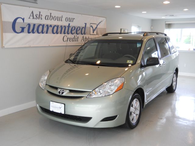 Toyota Sienna 2006 photo 2