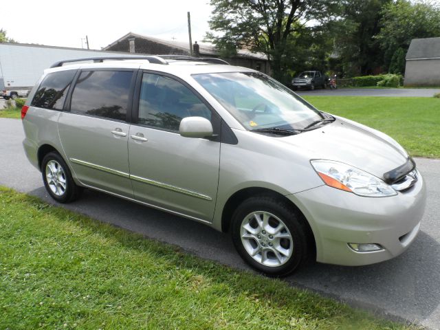 Toyota Sienna 2006 photo 1