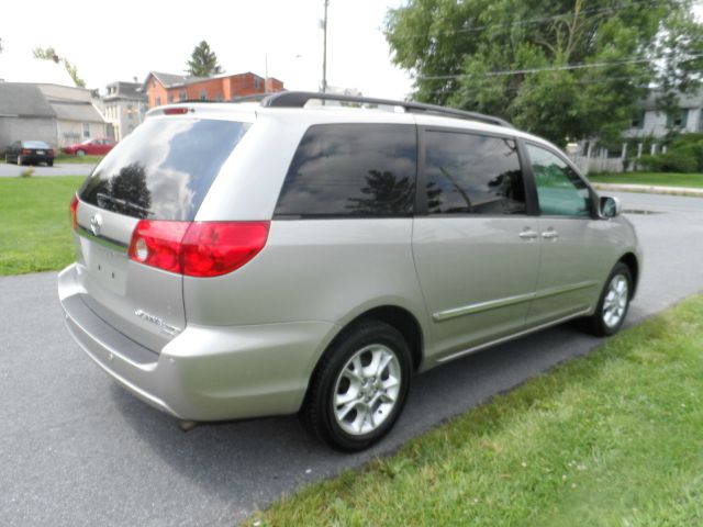 Toyota Sienna 2006 photo 4