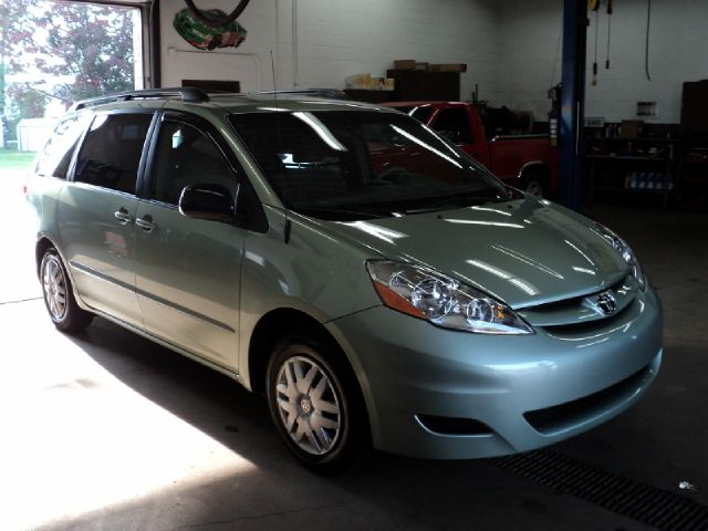 Toyota Sienna 2006 photo 3