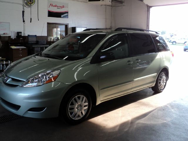 Toyota Sienna 2006 photo 4