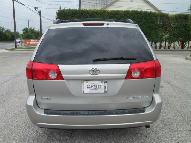 Toyota Sienna 2006 photo 15