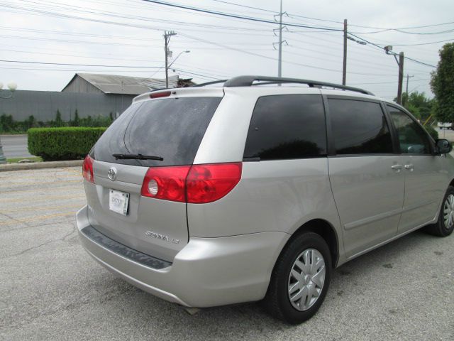 Toyota Sienna 2006 photo 17