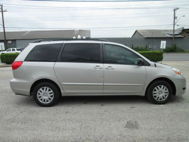 Toyota Sienna 2006 photo 19