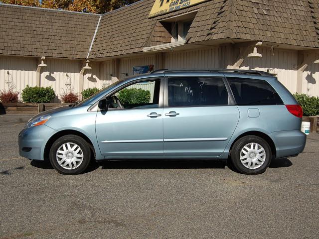 Toyota Sienna 2006 photo 1