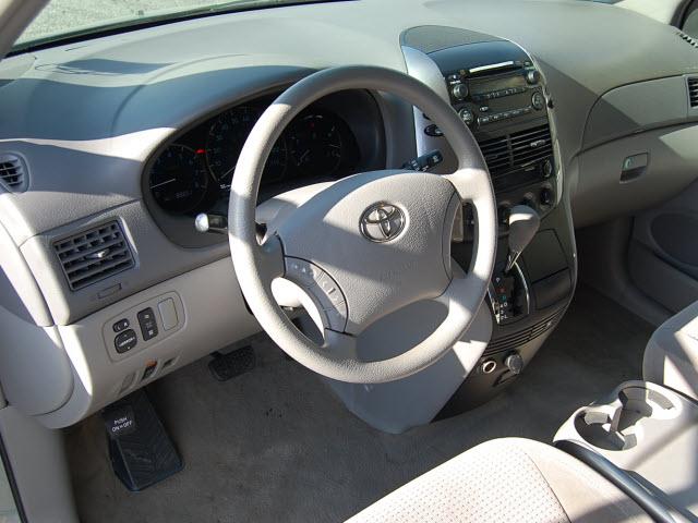 Toyota Sienna 2006 photo 5