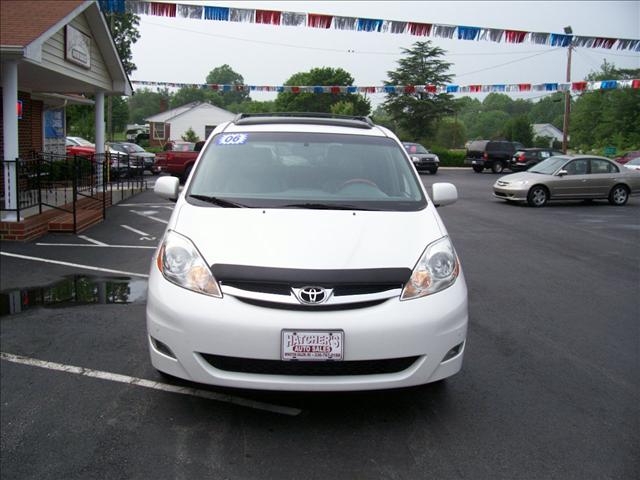 Toyota Sienna 2006 photo 2