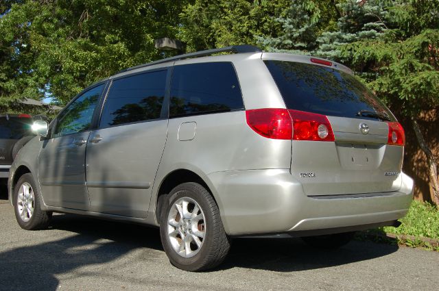 Toyota Sienna 2006 photo 11