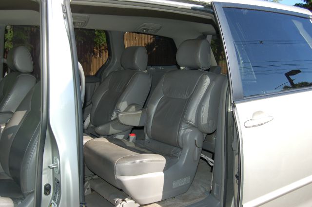 Toyota Sienna 2006 photo 3