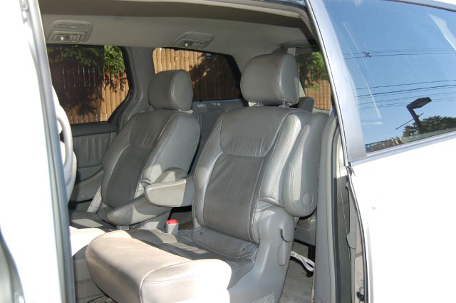 Toyota Sienna 2006 photo 4