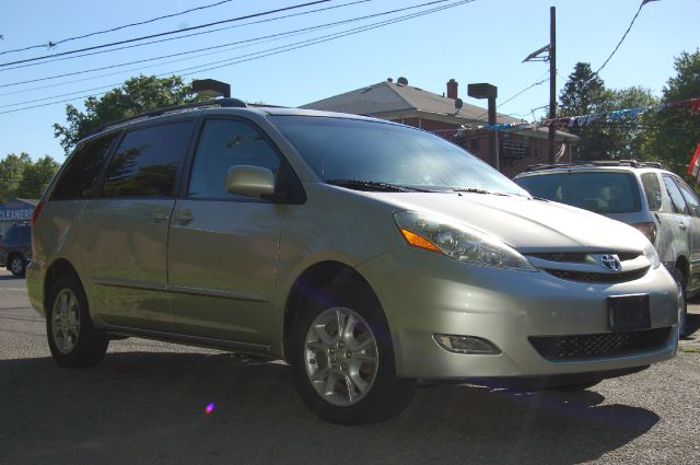 Toyota Sienna 2006 photo 8