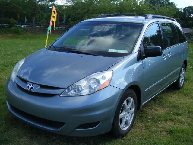 Toyota Sienna 2006 photo 4