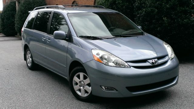 Toyota Sienna 2006 photo 1