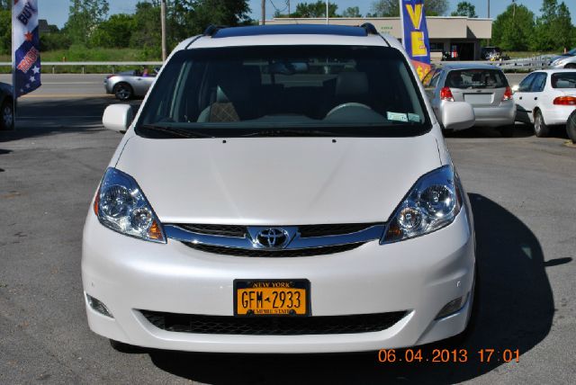 Toyota Sienna 2006 photo 1