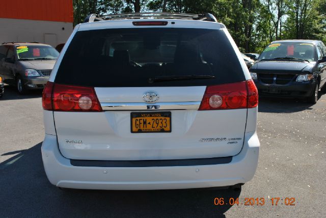 Toyota Sienna 2006 photo 6