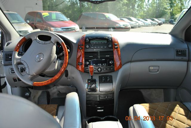 Toyota Sienna 2006 photo 8