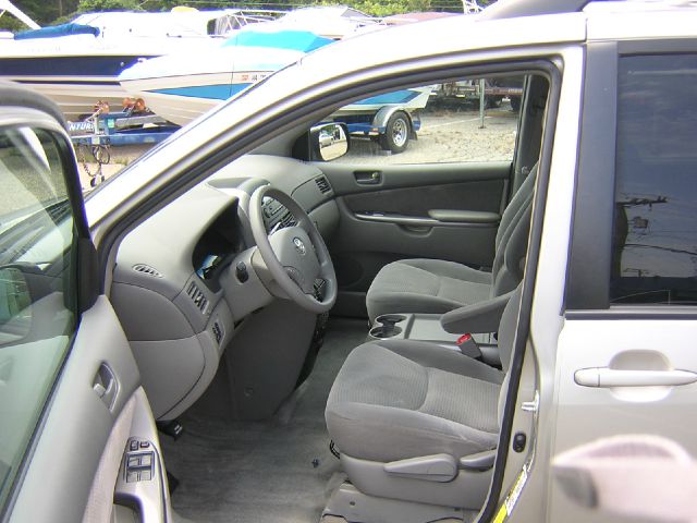 Toyota Sienna 2006 photo 0