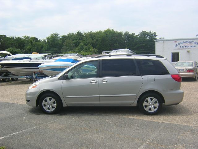 Toyota Sienna 2006 photo 4