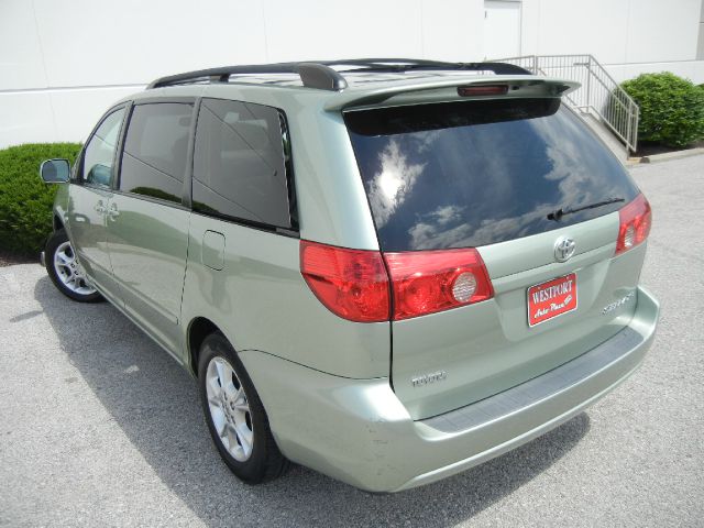 Toyota Sienna 2006 photo 12