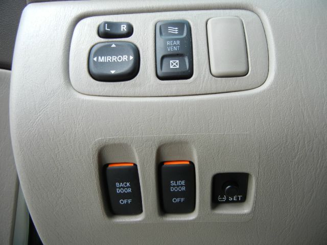 Toyota Sienna 2006 photo 19