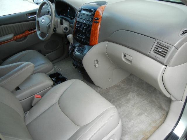 Toyota Sienna 2006 photo 21