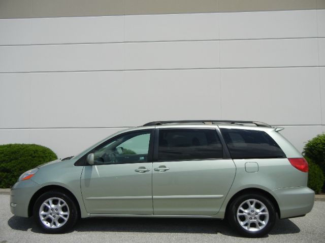 Toyota Sienna 2006 photo 29