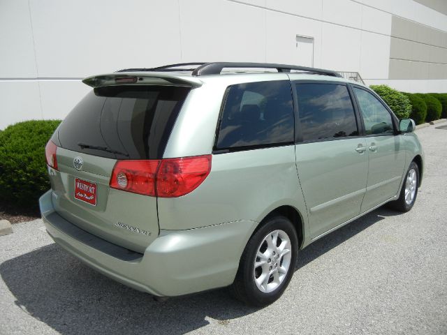 Toyota Sienna 2006 photo 9