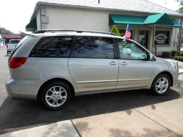 Toyota Sienna 2006 photo 3