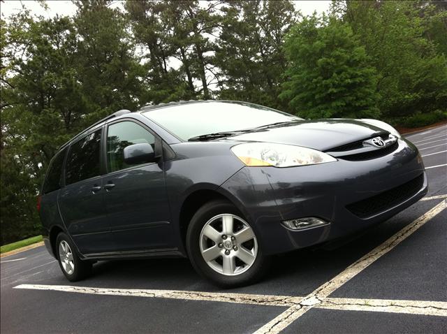 Toyota Sienna 2006 photo 4