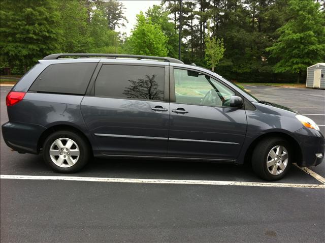 Toyota Sienna 2006 photo 3