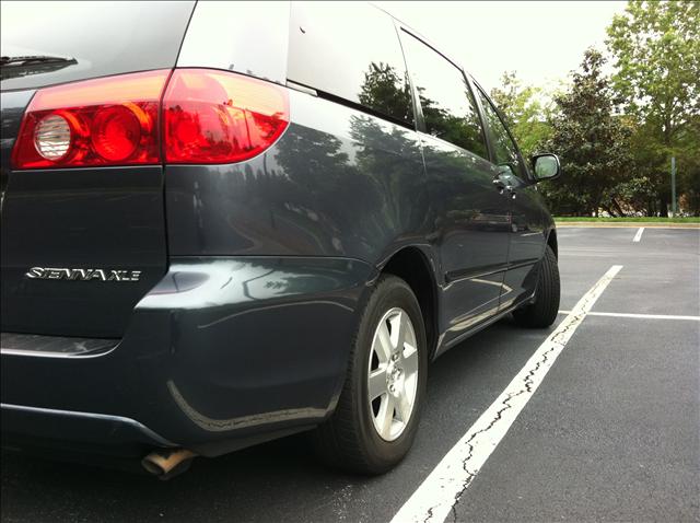 Toyota Sienna 2006 photo 1