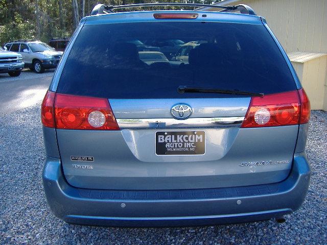 Toyota Sienna 2006 photo 3