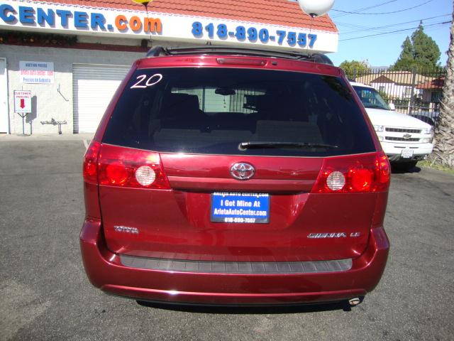 Toyota Sienna 2006 photo 1