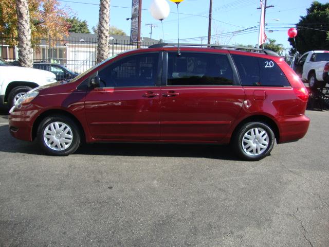 Toyota Sienna 2006 photo 3