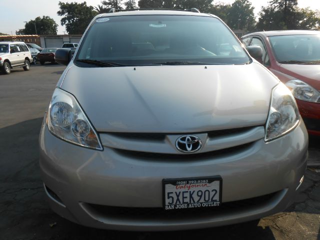 Toyota Sienna 2006 photo 3