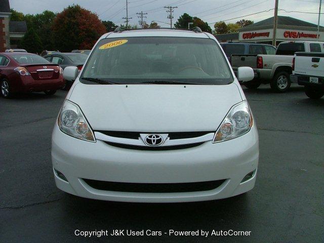 Toyota Sienna 2006 photo 1