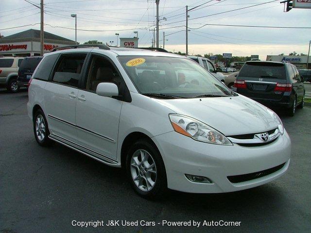 Toyota Sienna 2006 photo 2